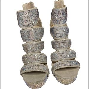 Steve Madden
Champagne crystal heels
Size 7